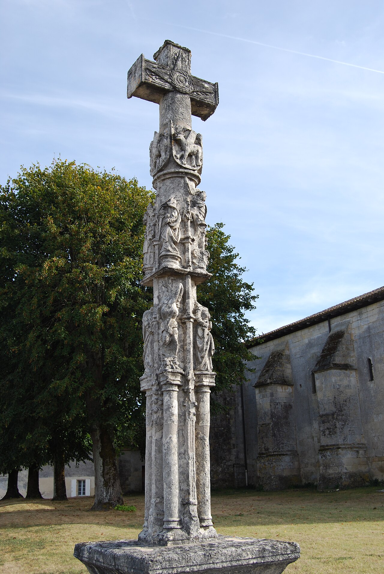 15px La croix de cimetière